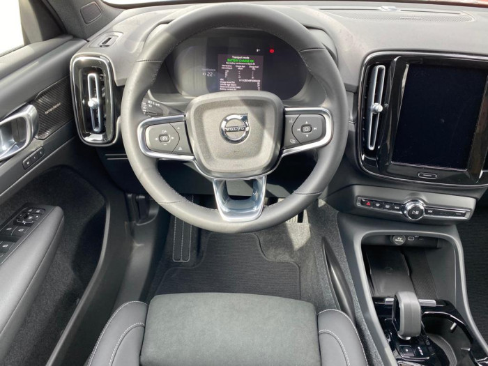 Volvo XC40 PURE ELECTRIC RECHARGE AUT AWD