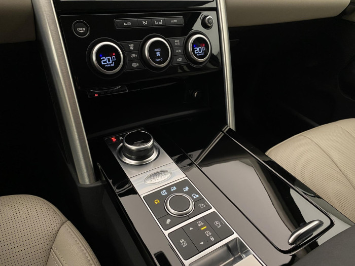 Land Rover Discovery 3,0 Sd6 AWD HSE REZERVACE