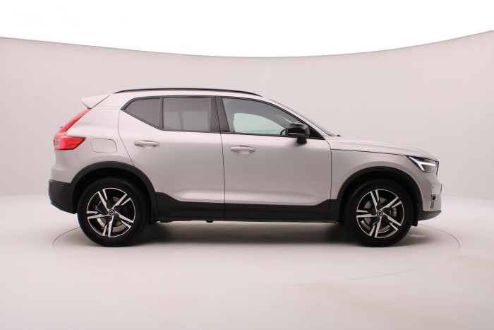 Volvo XC40 B4 DARK PLUS AUT CZ