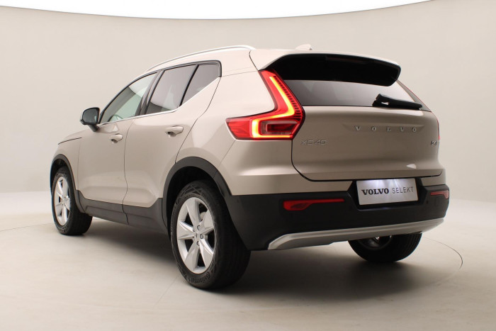 Volvo XC40 B4 AWD MOMENTUM AUT CZ 1.maj 2.0 Momentum