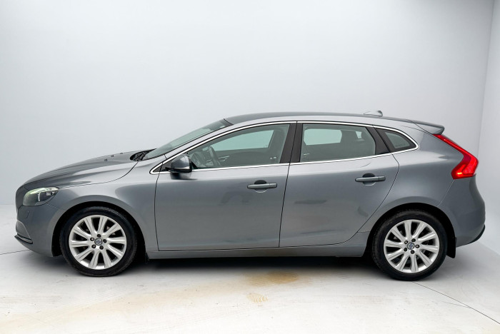 Volvo V40 D2 MOMENTUM NEZ.TOPENÍ 1.6 d Momentum