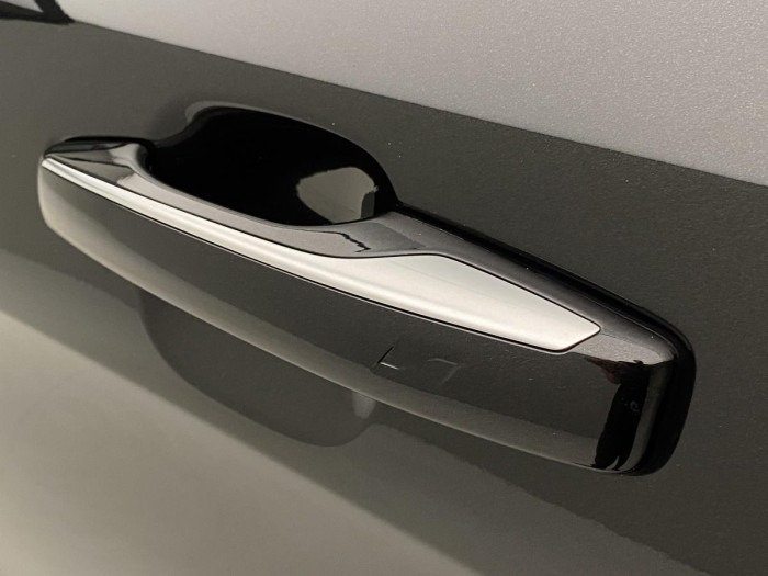 Lynk & Co 01 PHEV DCT AUT 1.maj. REZERVACE