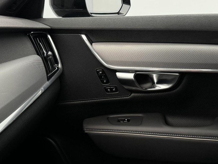 Volvo V90 T6 AWD RECHARGE PLUS DARK AUT