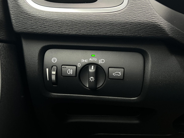 Volvo V40 D3 MOMENTUM AUT CZ 2.0 d Momentum