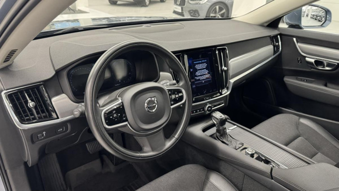 Volvo V90 D4 MOMENTUM AUT REZERVACE 2.0 d Momentum