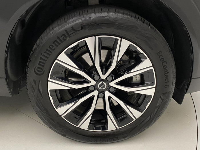 Volvo XC60 B4 AWD R-DESIGN AUT CZ