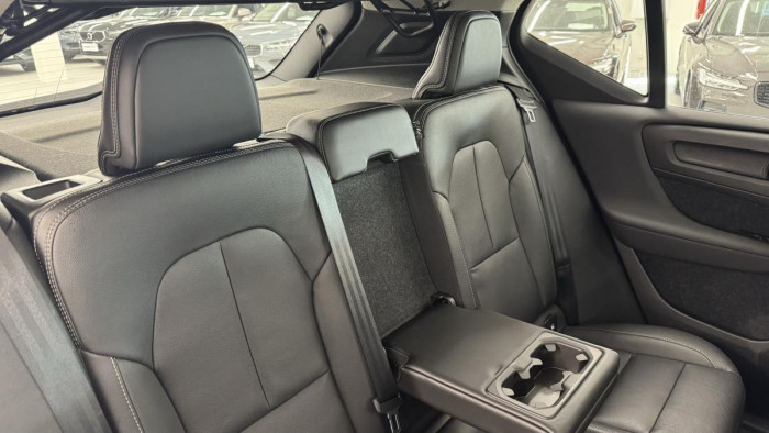 Volvo XC40 T4 AWD MOMENTUM AUT REZERVACE 2.0 Momentum