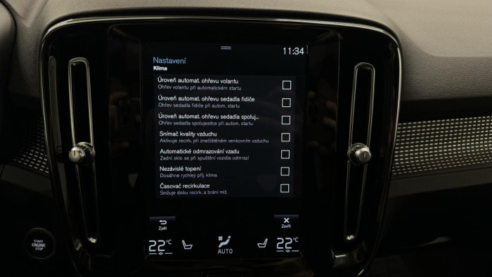 Volvo XC40 T4 R-DESIGN REZERVACE