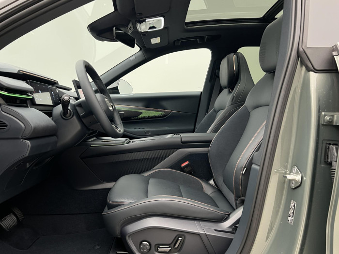 Lynk & Co 08 MORE PHEV