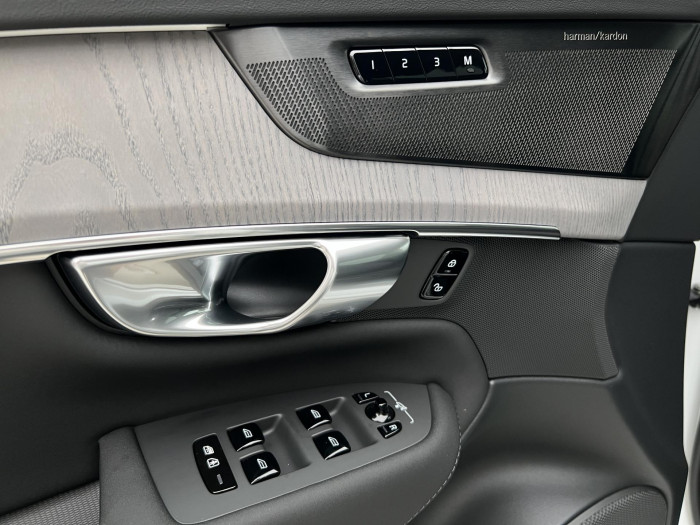 Volvo XC90 T8 AWD RECHARGE DARK PLUS AUT