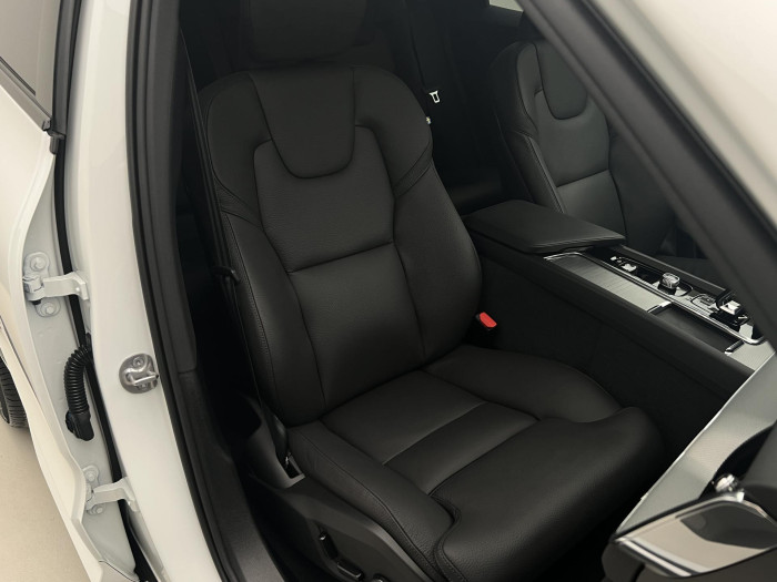 Volvo XC60 B5 AWD PLUS DARK AUT 1.maj.