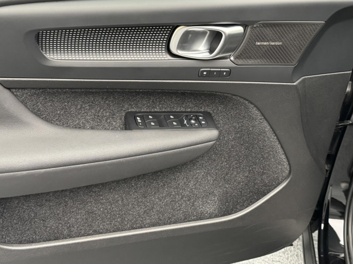 Volvo XC40 B3 DARK ULTRA CZ 1.maj