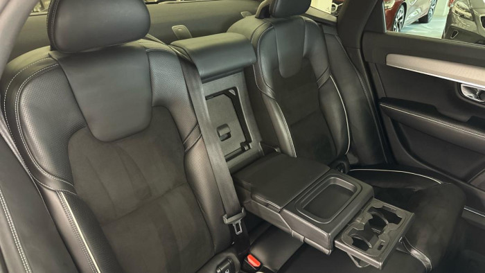 Volvo S90 D4 AWD R-DESIGN AUT REZERVACE 2.0 d