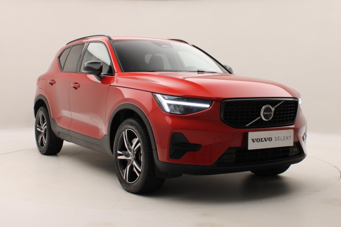 Volvo XC40 B4 AWD R-DESIGN AUT CZ 1.maj.