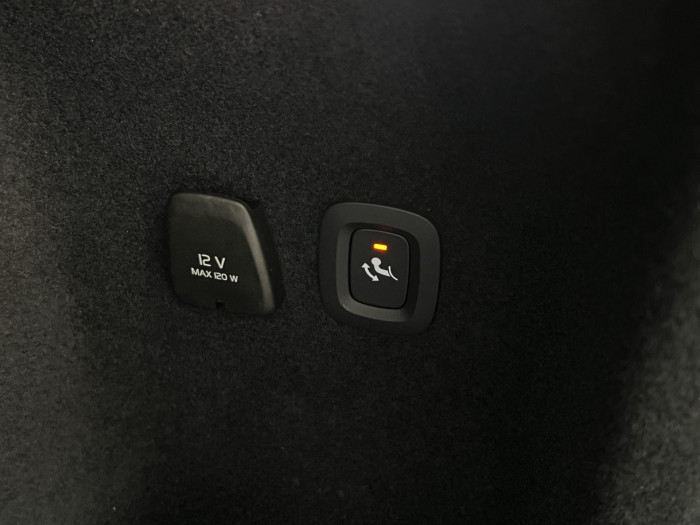 Volvo V60 B4 ULTRA DARK AUT 1.maj.