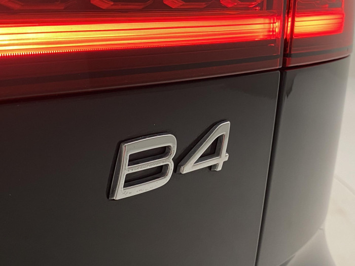 Volvo V60 B4 DARK PLUS AUT CZ