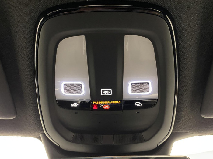 Volvo XC40 B3 DARK PLUS AUT CZ