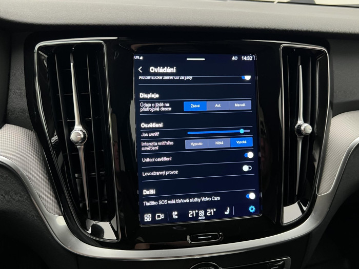 Volvo V60 B4 PLUS DARK AUT 1.maj.