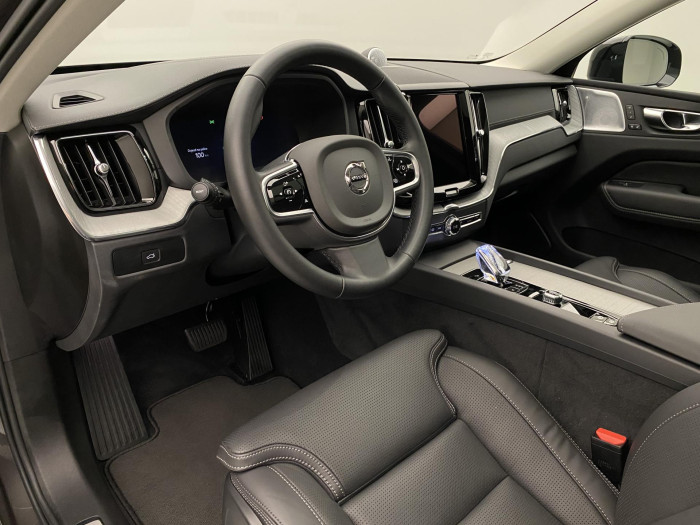 Volvo XC60 B5 AWD ULTRA DARK AUT CZ 1.maj