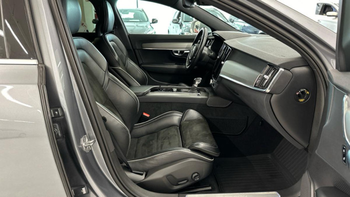 Volvo S90 D4 AWD R-DESIGN AUT REZERVACE 2.0 d