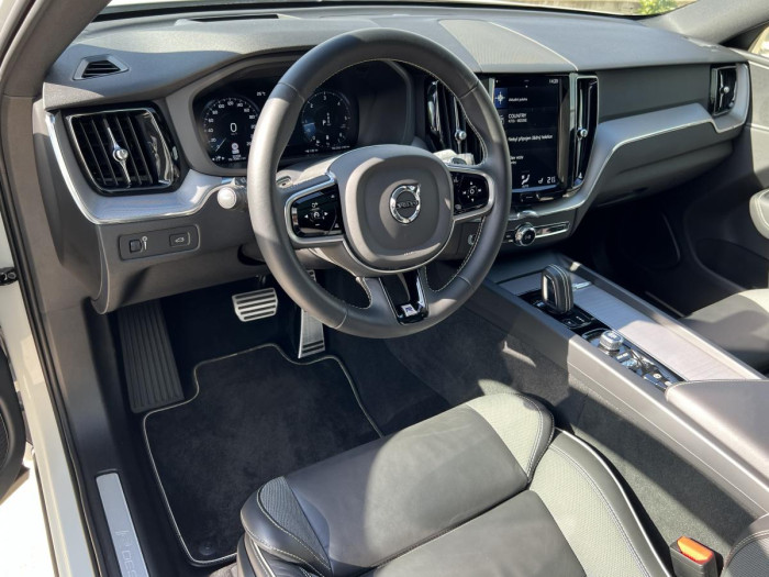 Volvo XC60 B5 AWD R-DESIGN Aut 1.maj.