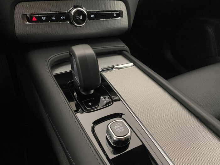 Volvo XC90 B5 AWD PLUS BRIGHT REZERVACE 2.0 Plus