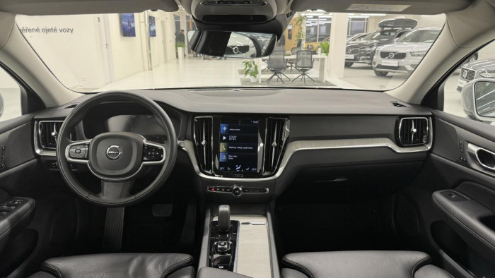 Volvo V60 CROSS COUNTRY B4 REZERVACE