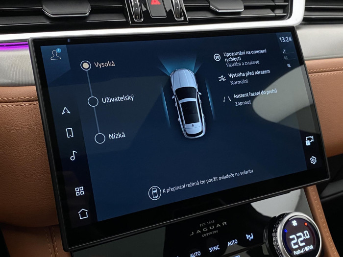 Jaguar F-Pace D300 R-DYNAMIC HSE REZERVACE 3.0 d Dynamic