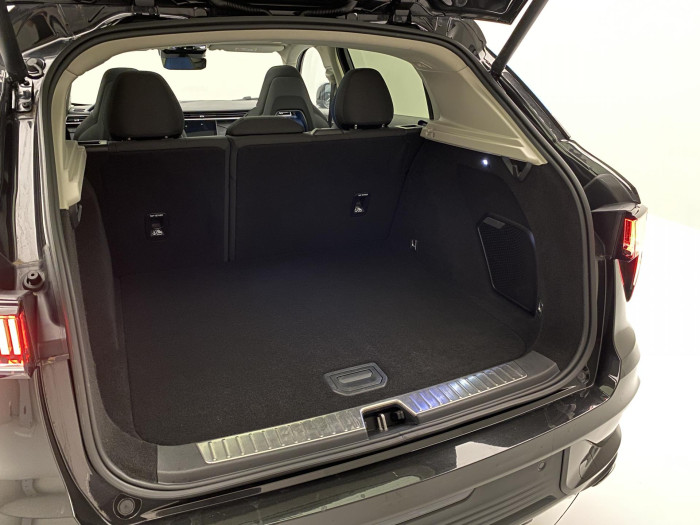 Lynk & Co 01 PHEV DCT AUT 1.maj