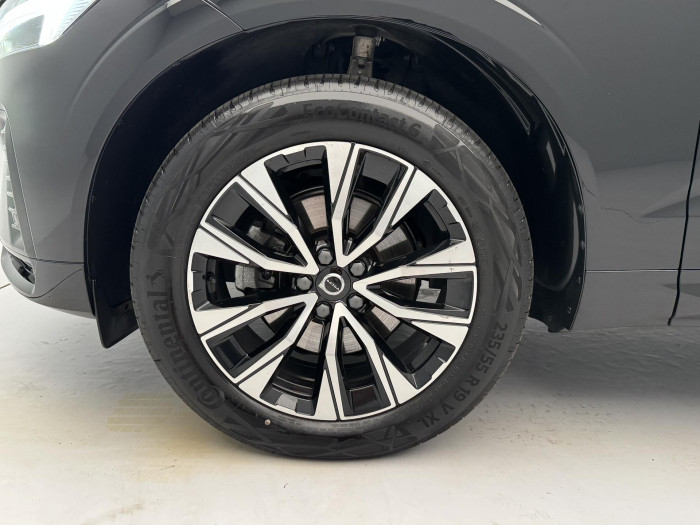 Volvo XC60 B5 AWD PLUS DARK AUT CZ 1.maj.