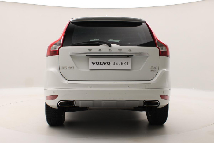 Volvo XC60 D4 AWD MOMENTUM REZERVACE 2.4 d Momentum