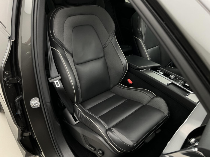 Volvo XC60 B5 AWD R-DESIGN AUT 1.maj.