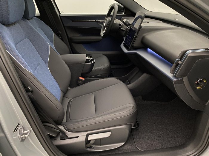 Volvo EX30 PURE ELECTRIC SINGLE PLUS