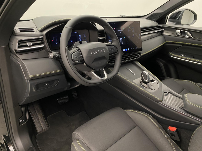 Lynk & Co 01 01 CORE PHEV