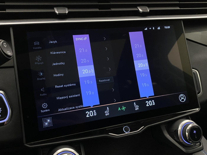 Lynk & Co 01 HEV DCT AUT 1.maj