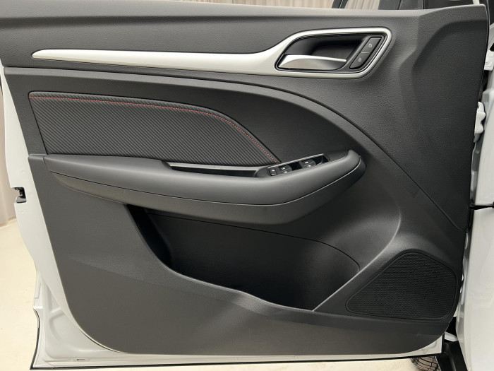 MG ZS 1.5 ESSENTIAL PLUS CZ