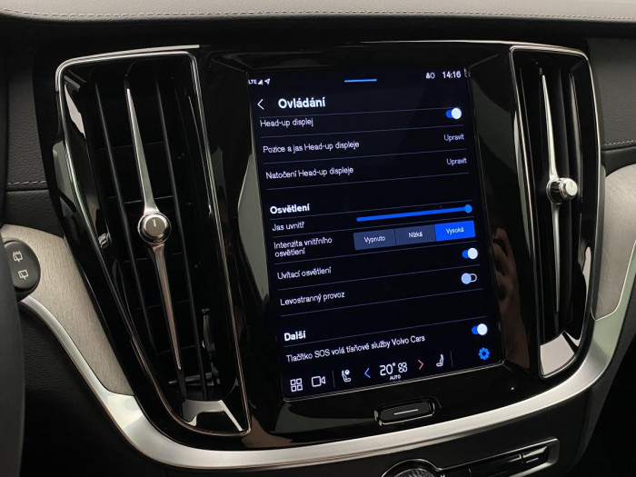 Volvo V60 CC B4 AWD ULTIMATE REZERVACE 2.0 CC CC