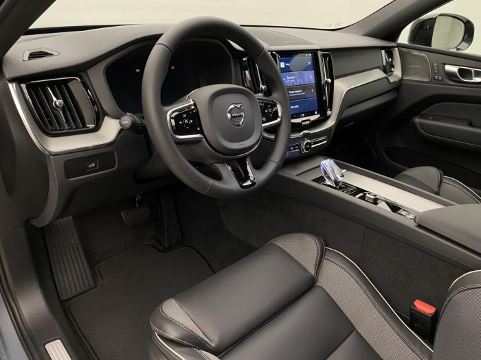 Volvo XC60 B4 AWD AUT DARK PLUS 2.0 Plus