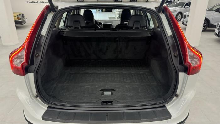Volvo XC60 D5 AWD SUMMUM REZERVACE 2.4 d Summum