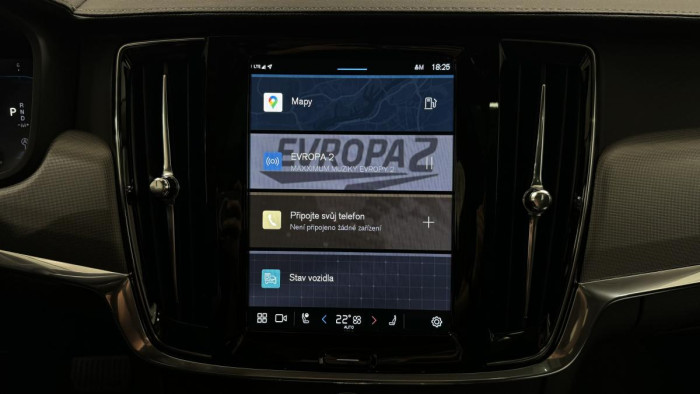 Volvo V90 CROSS COUNTRY B5 REZERVACE