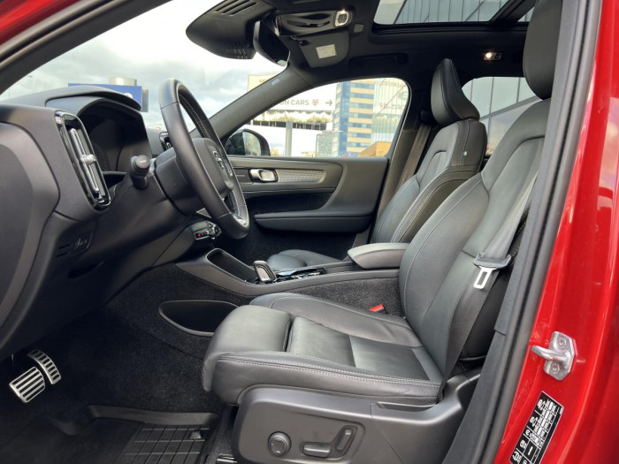 Volvo XC40 T5 R-DESIGN RECHARGE REZERVACE
