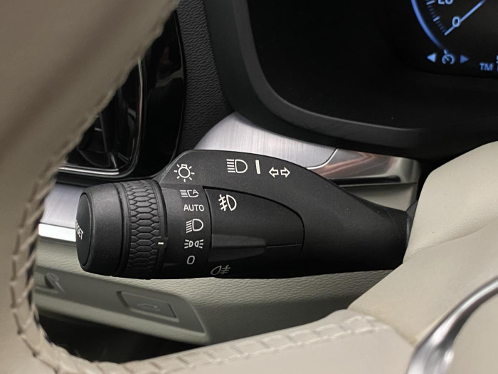 Volvo V60 D4 MOMENTUM CZ REZERVACE 2.0 d Momentum