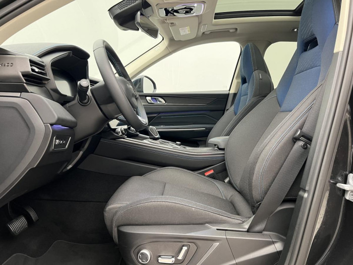 Lynk & Co 01 PHEV DCT 1.maj.