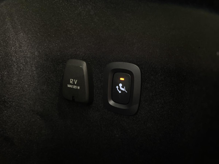 Volvo V60 B4 MOMENTUM AUT REZERVACE 2.0 Momentum