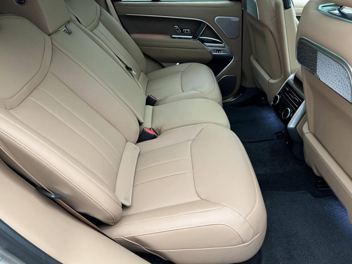 Land Rover Range Rover P460e AUTOBIOGRAPHY