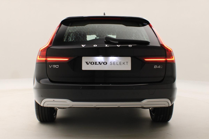 Volvo V90 CC B4 AWD PLUS AUT CZ 1.maj