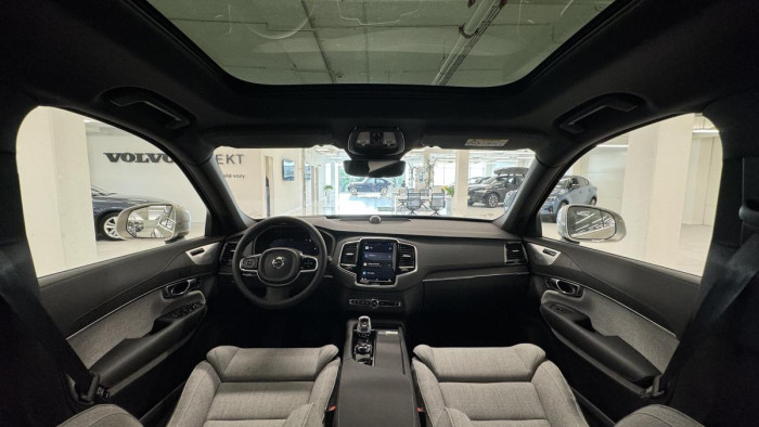 Volvo XC90 T8 AWD RECHARGE REZERVACE