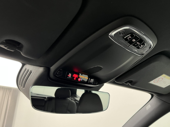 Volvo XC60 B5 AWD R-DESIGN AUT