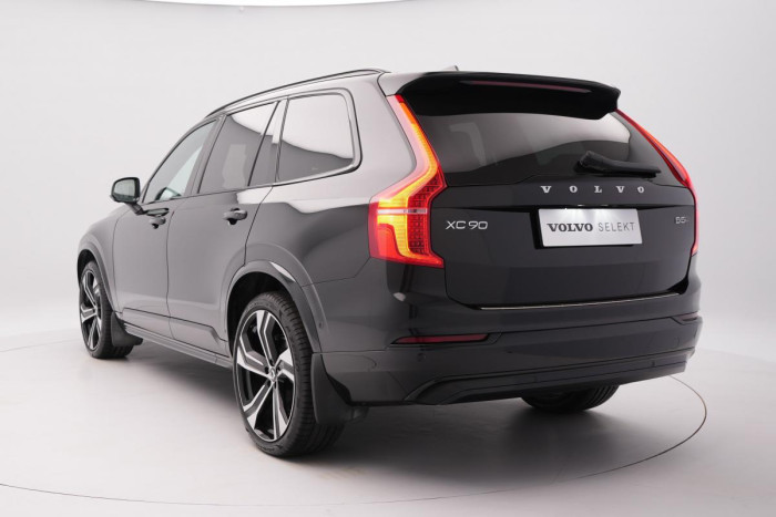 Volvo XC90 B5 AWD ULTIMATE REZERVACE