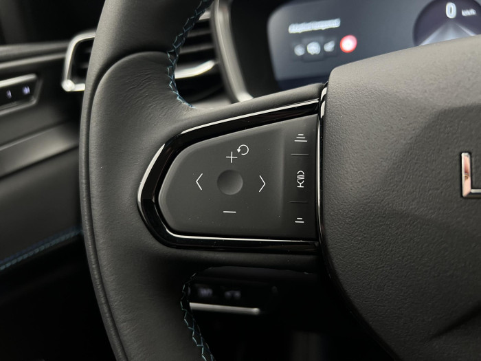 Lynk & Co 01 PHEV DCT AUT 1.maj.